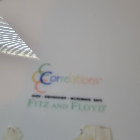 Fitz and Floyd, Correlations Light Green and White Charger Plates with Yellow - Picture 4 of 7